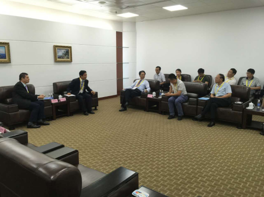 仟億達董事長鄭兩斌與山東省商務(wù)廳領(lǐng)導(dǎo)對接洽談 仟億達董事長鄭兩斌與山東省商務(wù)廳領(lǐng)導(dǎo)對接洽談