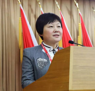 順義區(qū)工商聯(lián)黨組書記、順義區(qū)常務(wù)副主席單曉梅做工作報(bào)告 順義區(qū)工商聯(lián)黨組書記、順義區(qū)常務(wù)副主席單曉梅做工作報(bào)告